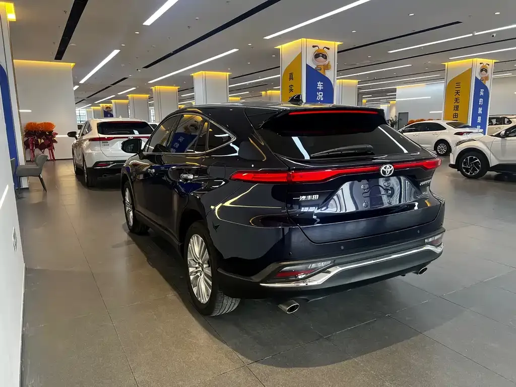Toyota Harrier — фото 3