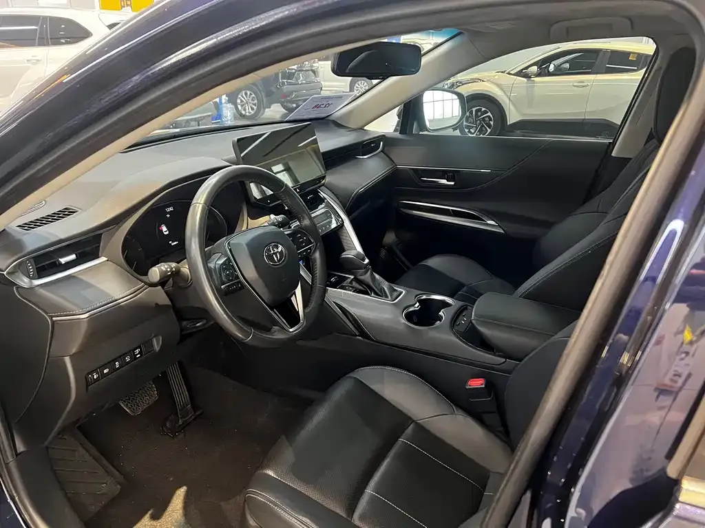 Toyota Harrier — фото 9