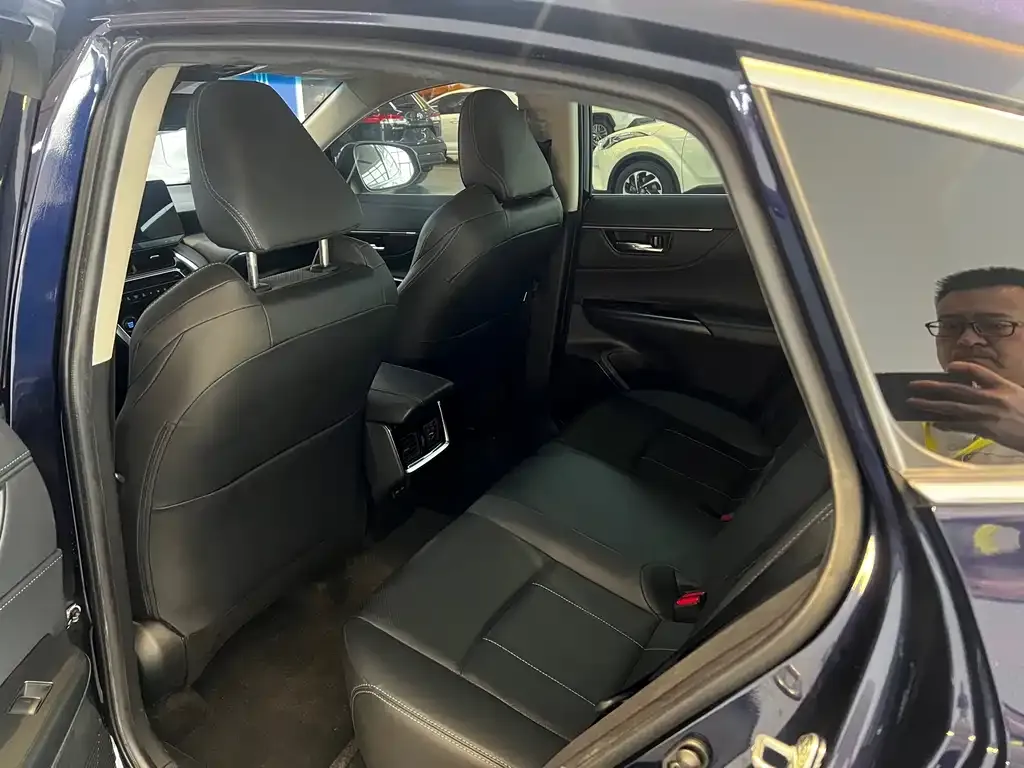 Toyota Harrier — фото 6