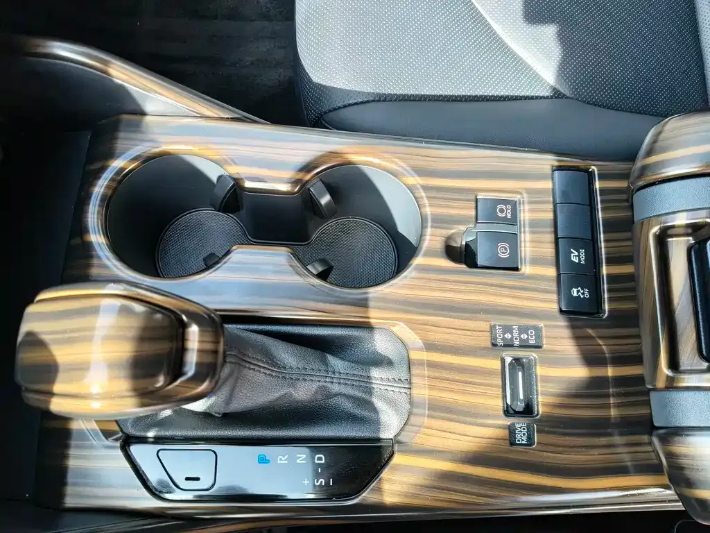 Toyota Highlander — фото 10