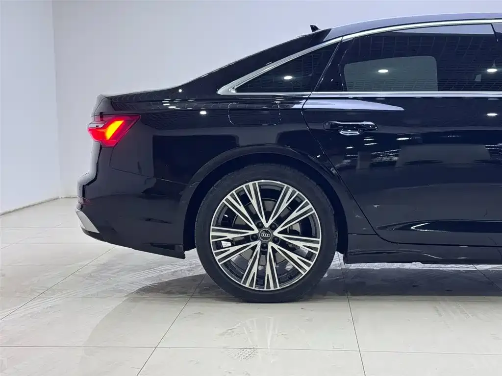 Audi A6L — фото 4