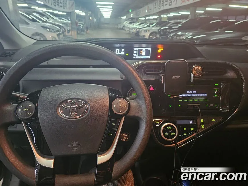 Toyota Prius — фото 7