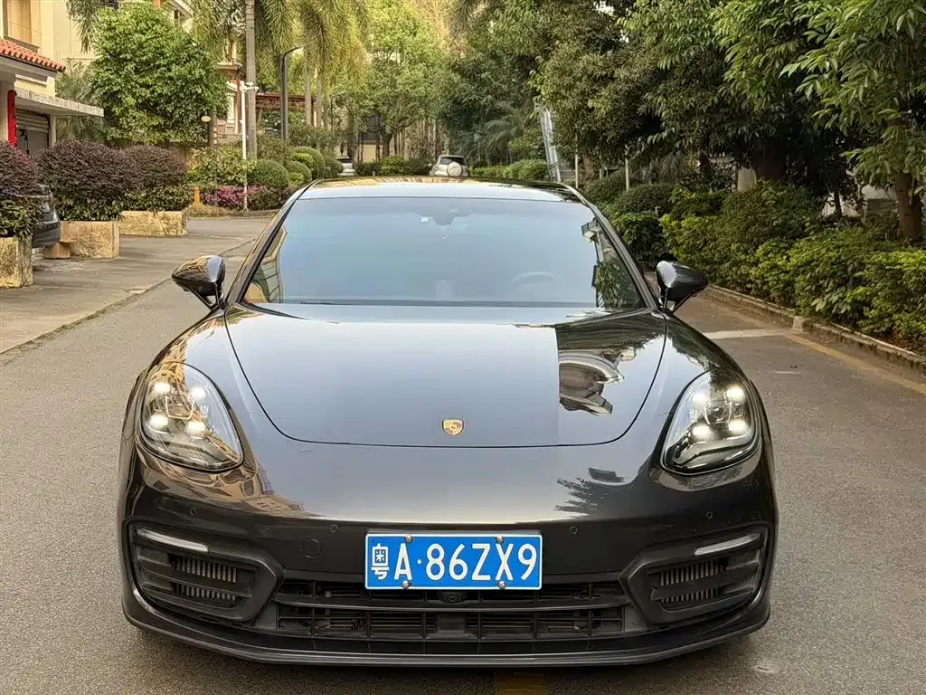 Porsche Panamera — фото 1
