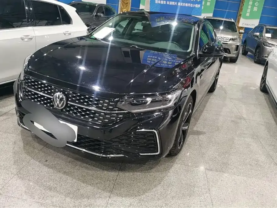 Volkswagen Passat — фото 1