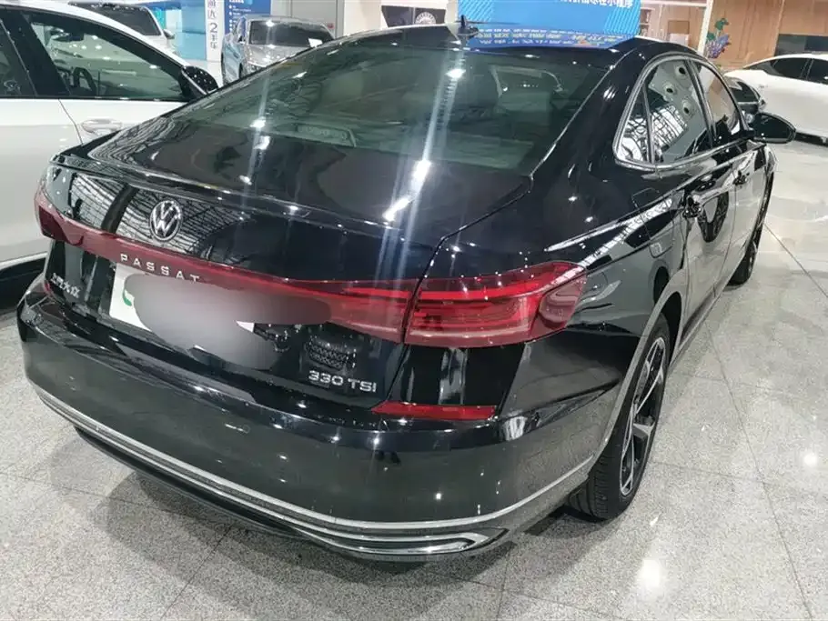 Volkswagen Passat — фото 6