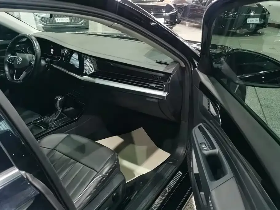 Volkswagen Passat — фото 8
