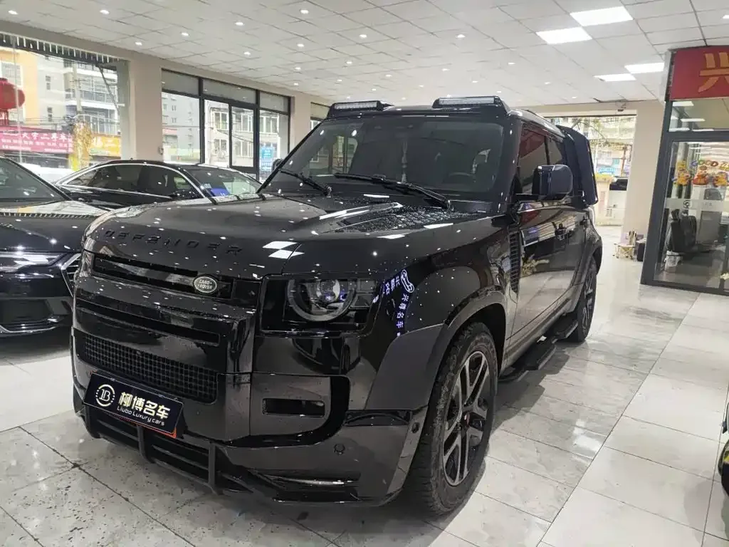 Land Rover Defender — фото 1