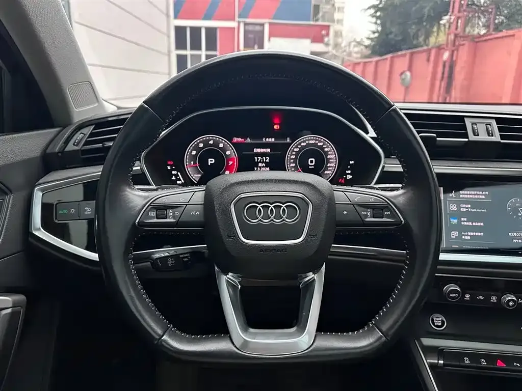 Audi Q3 — фото 3