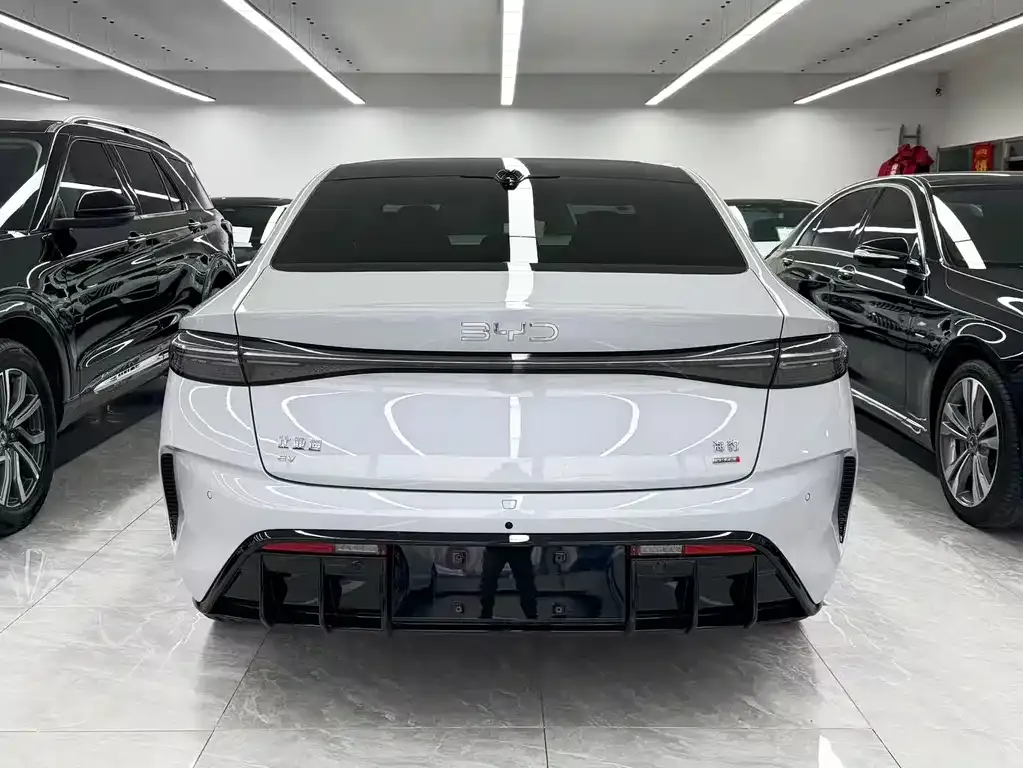 BYD Seal — фото 3