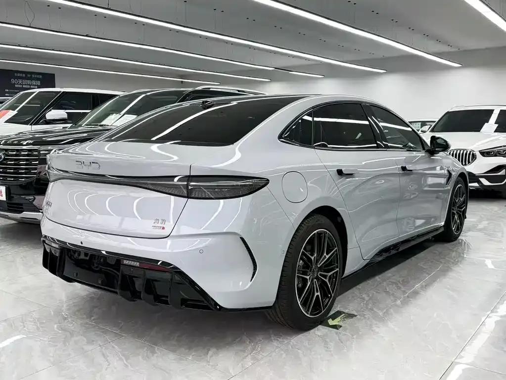 BYD Seal — фото 2