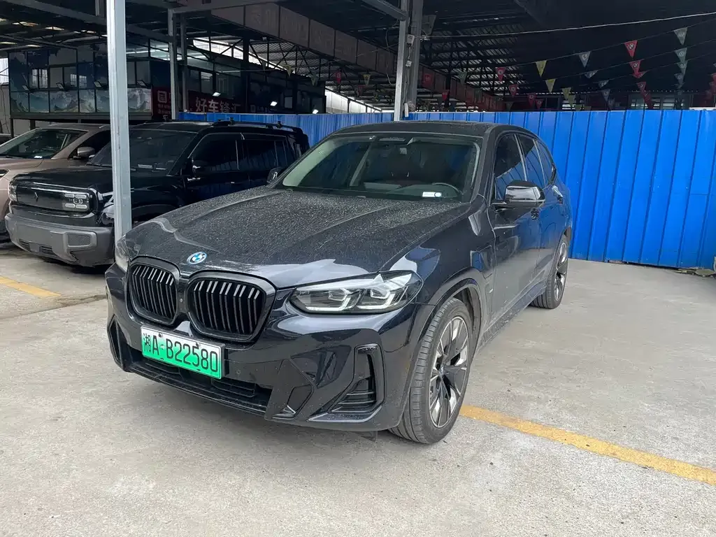 BMW iX3 — фото 1