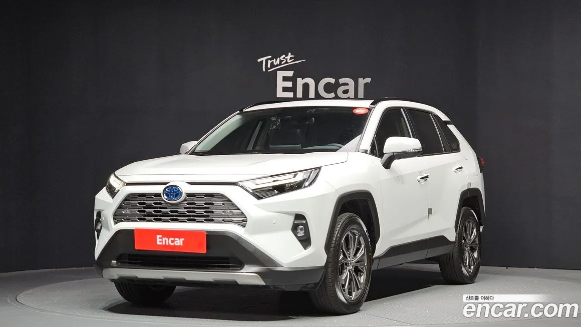 Toyota RAV4 — фото 1
