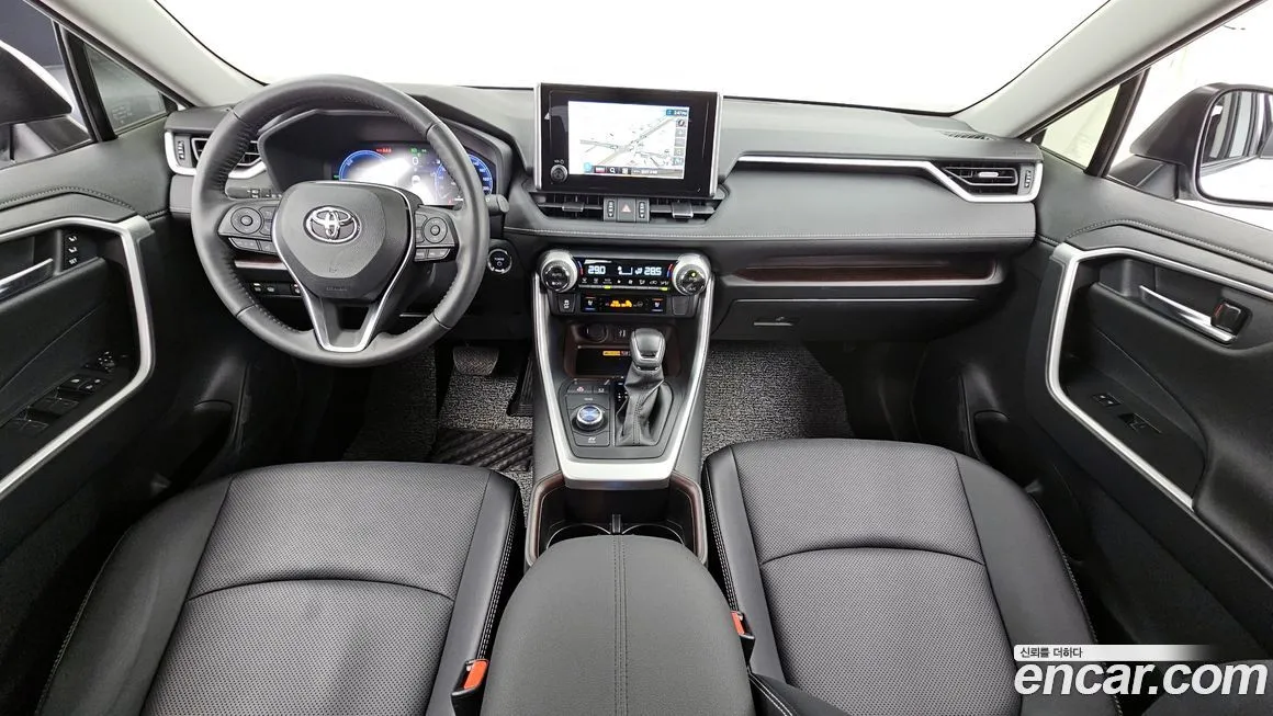 Toyota RAV4 — фото 10