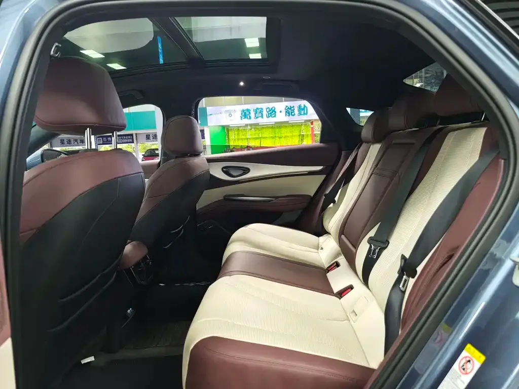 BYD Seal 07 DM-i — фото 7