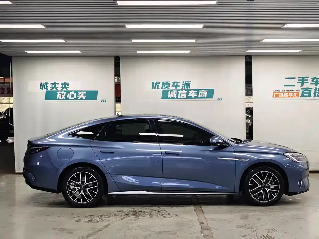 BYD Seal 07 DM-i — фото 10