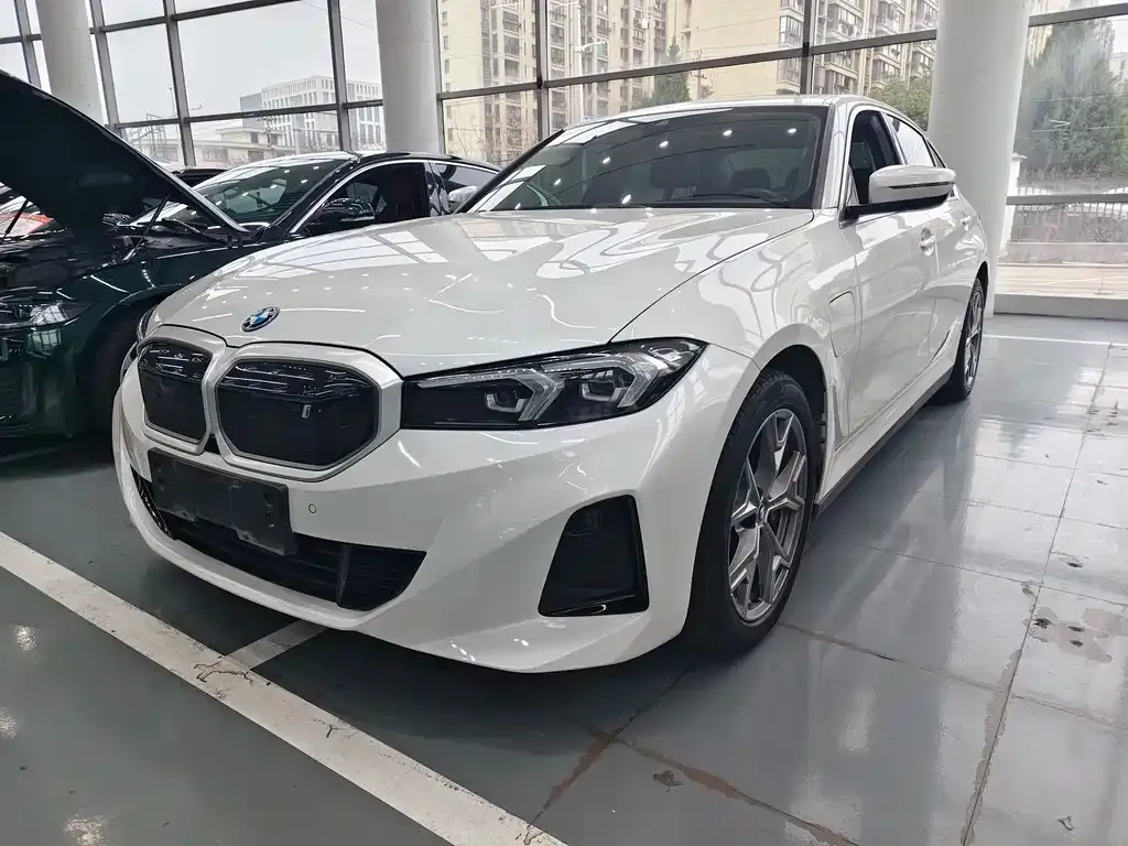 BMW i3 — фото 1