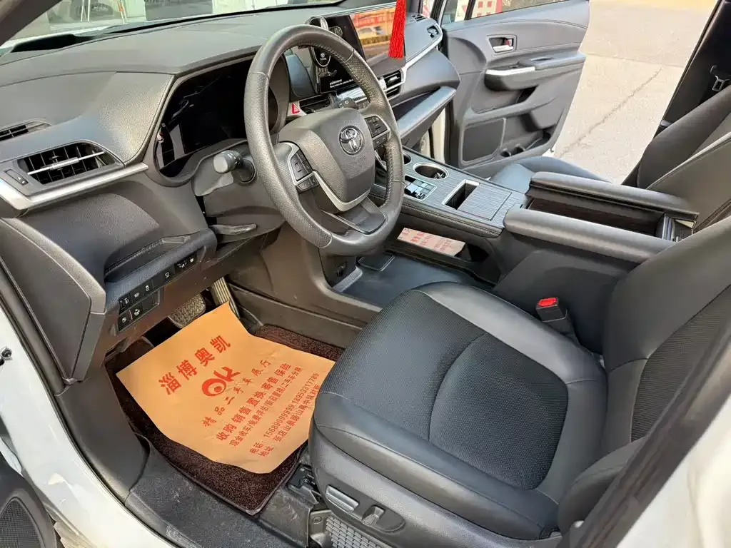 Toyota Granvia — фото 4