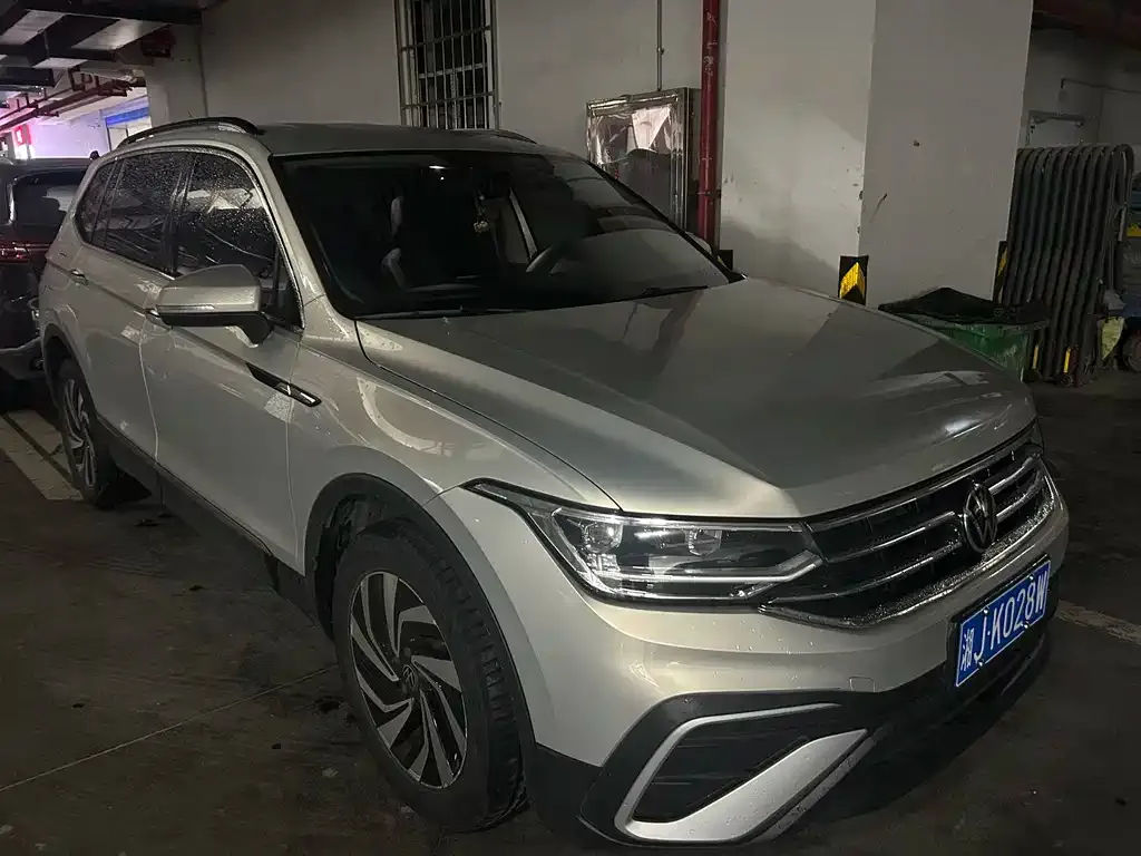 Volkswagen Tiguan L — фото 6