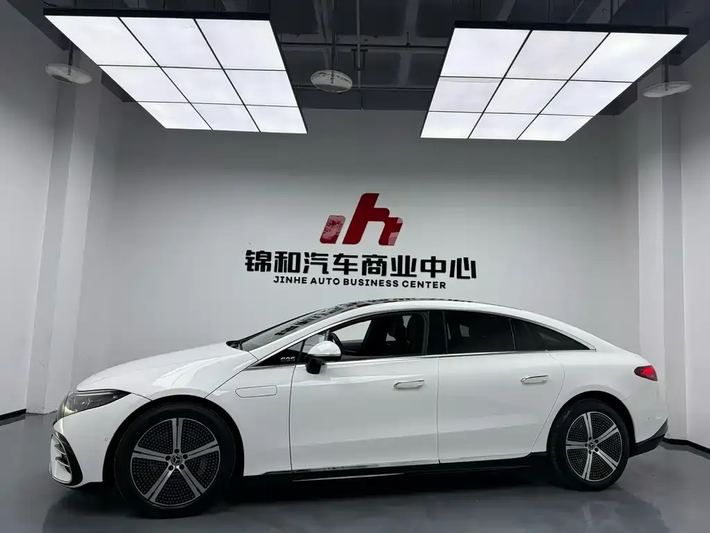 Mercedes-Benz EQS — фото 10