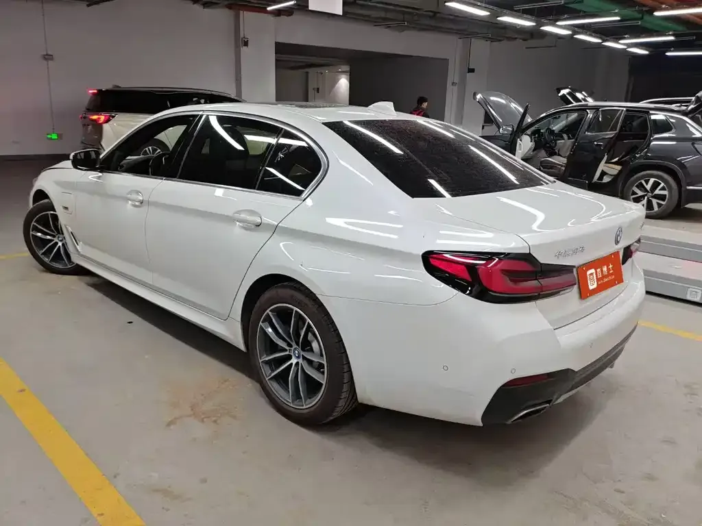BMW 5 Series New Energy — фото 2
