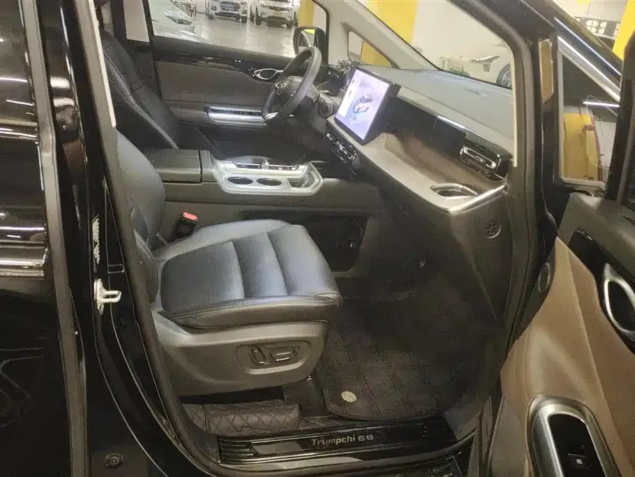 GAC Motor Trumpchi E8 — фото 8