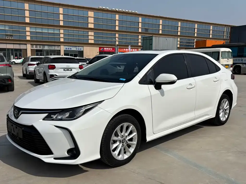 Toyota Corolla — фото 1