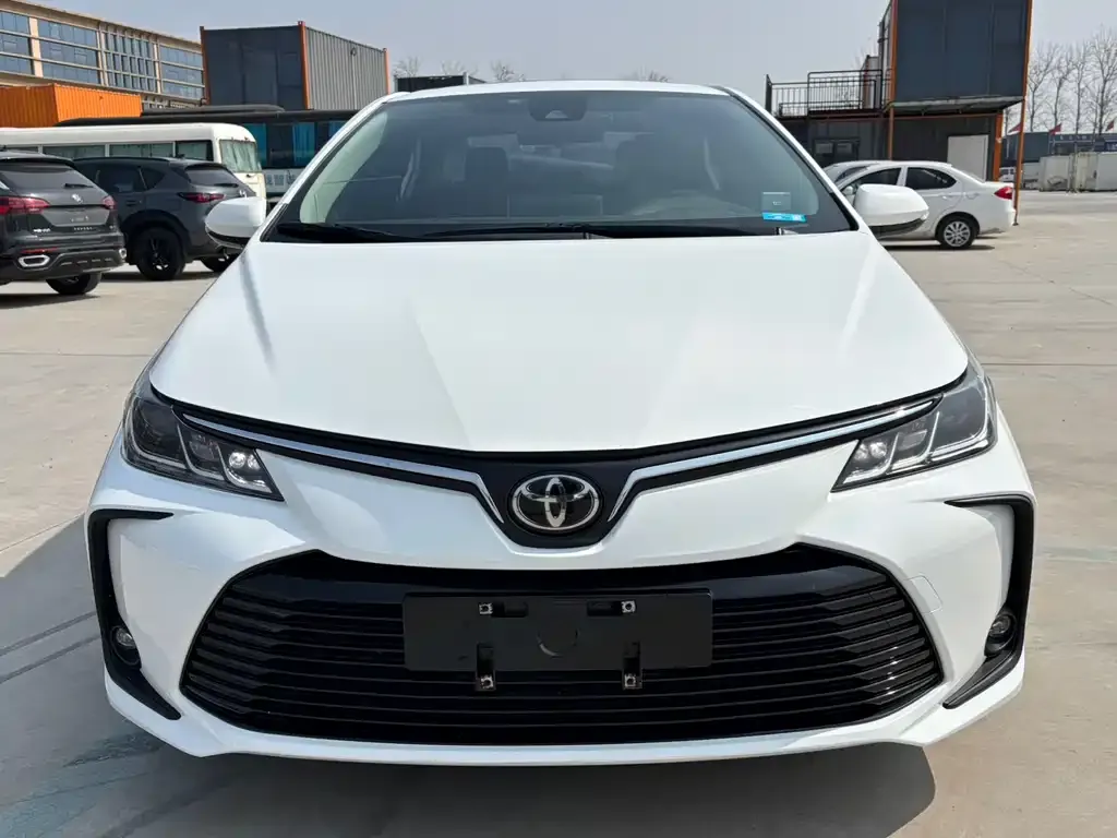 Toyota Corolla — фото 10