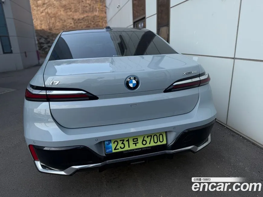BMW i7 — фото 3