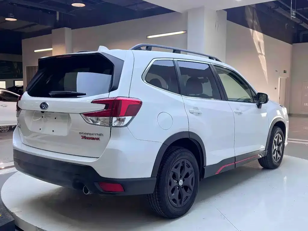 Subaru Forester — фото 8