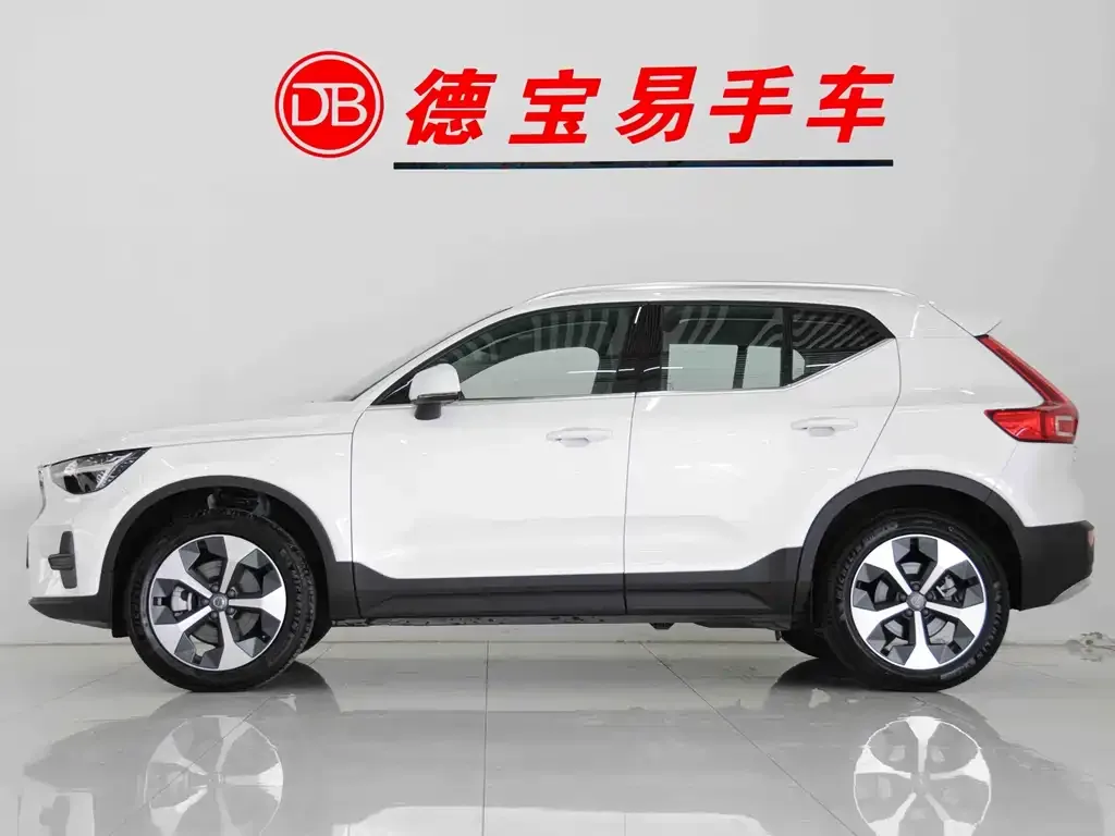 Volvo XC40 — фото 3