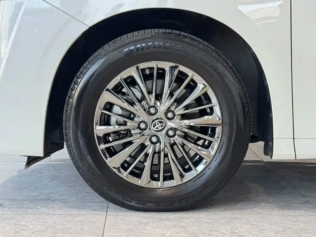 Toyota Vellfire — фото 8