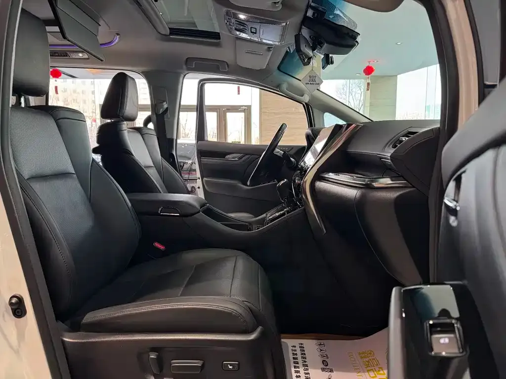 Toyota Vellfire — фото 6
