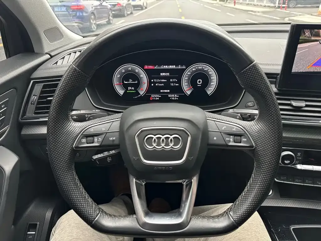 Audi Q5L — фото 3