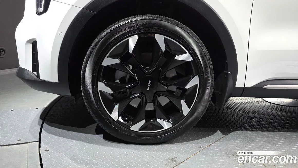 Kia Sorento — фото 4