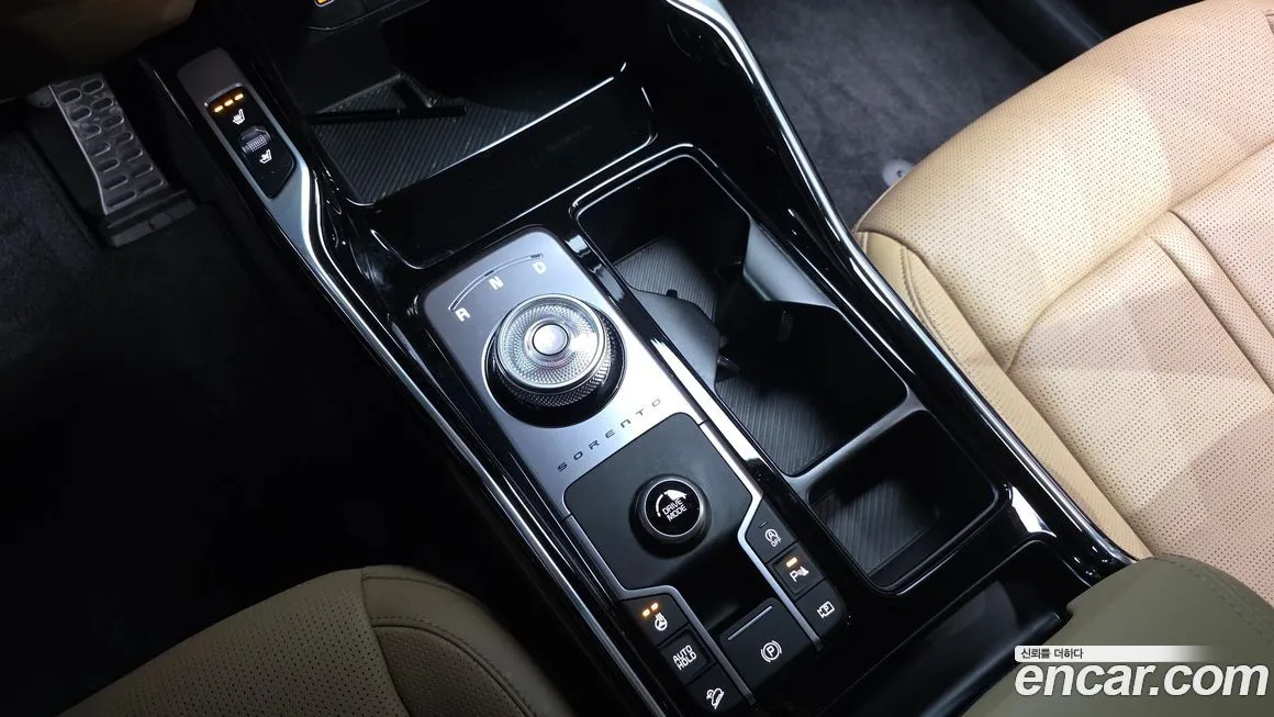 Kia Sorento — фото 10