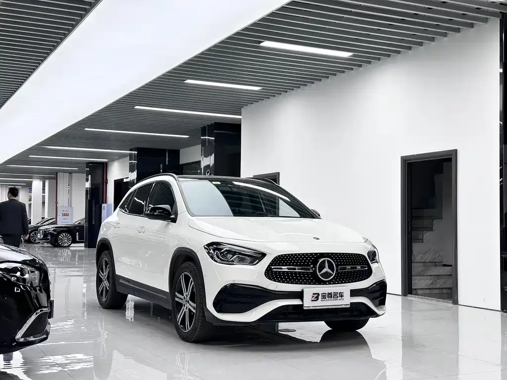 Mercedes-Benz GLA — фото 10