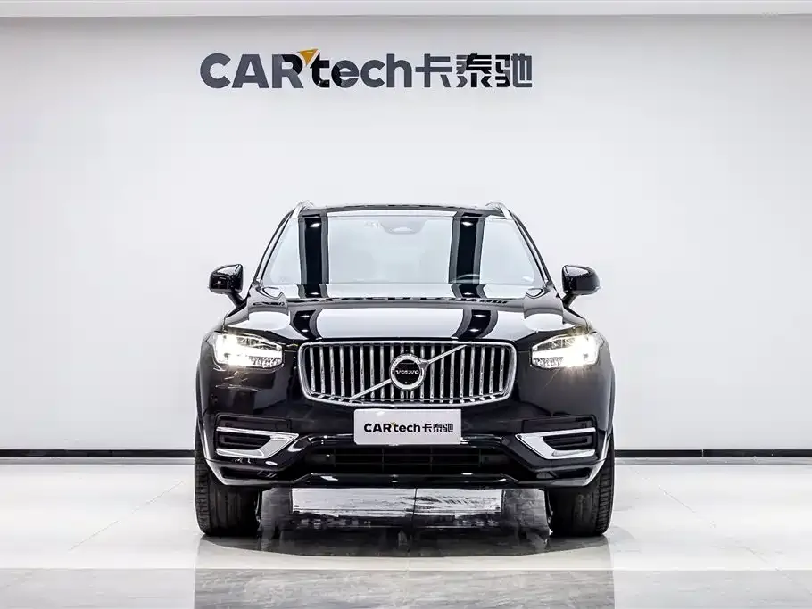 Volvo XC90 — фото 1