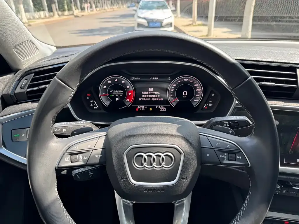 Audi Q3 — фото 5