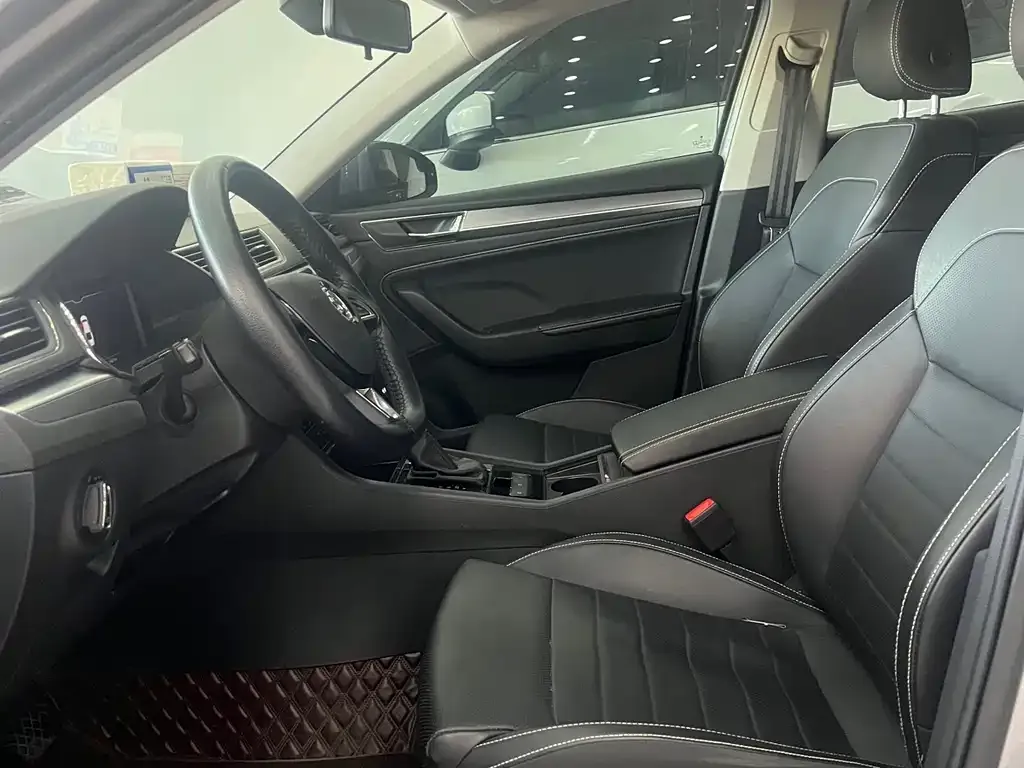 Skoda Superb — фото 4