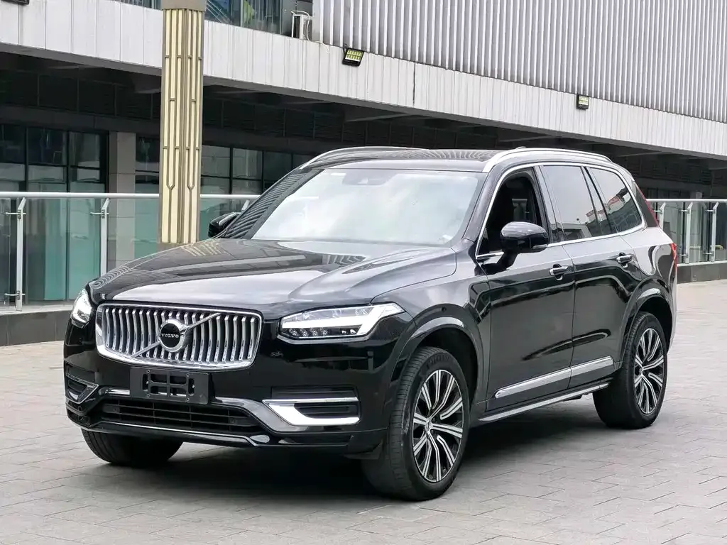 Volvo XC90 — фото 1