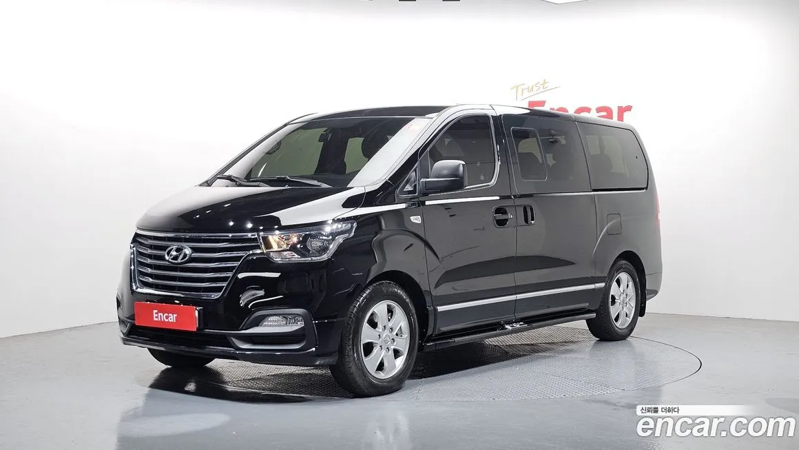 Hyundai Starex — фото 1