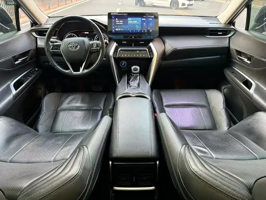 Toyota Harrier — фото 4