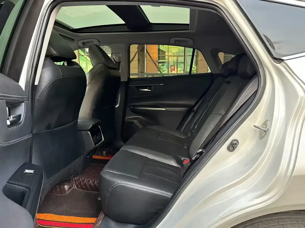 Toyota Harrier — фото 6