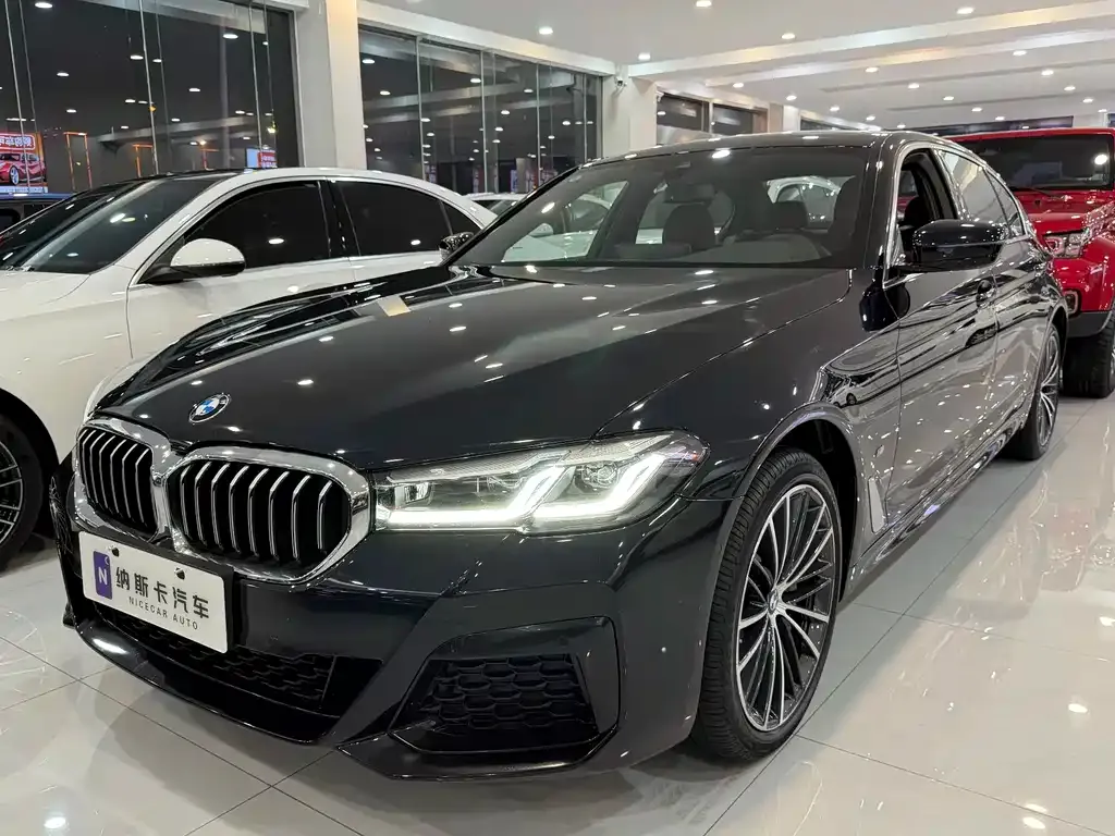BMW 5 Series — фото 1