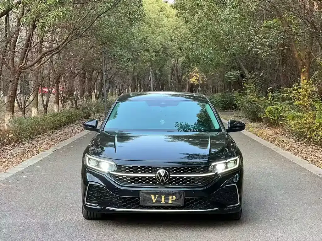 Volkswagen Passat — фото 7