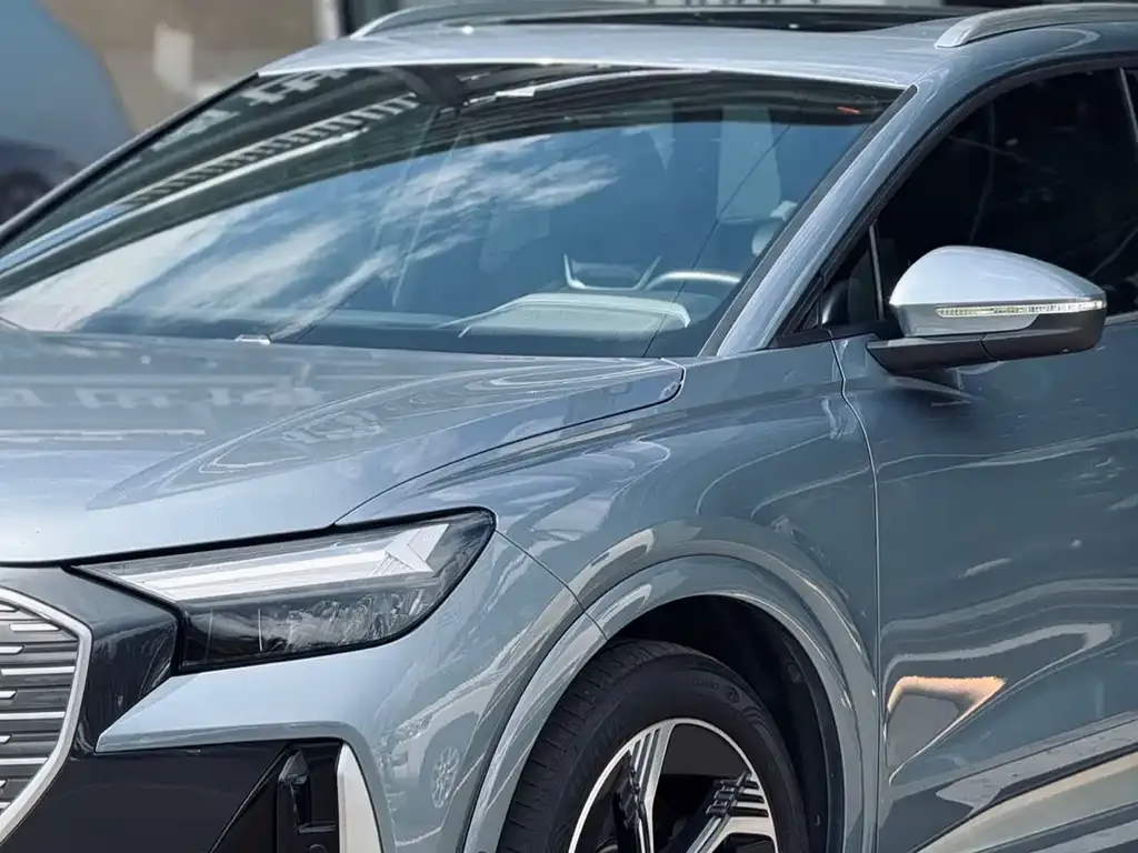 Audi Q4 e-tron — фото 8