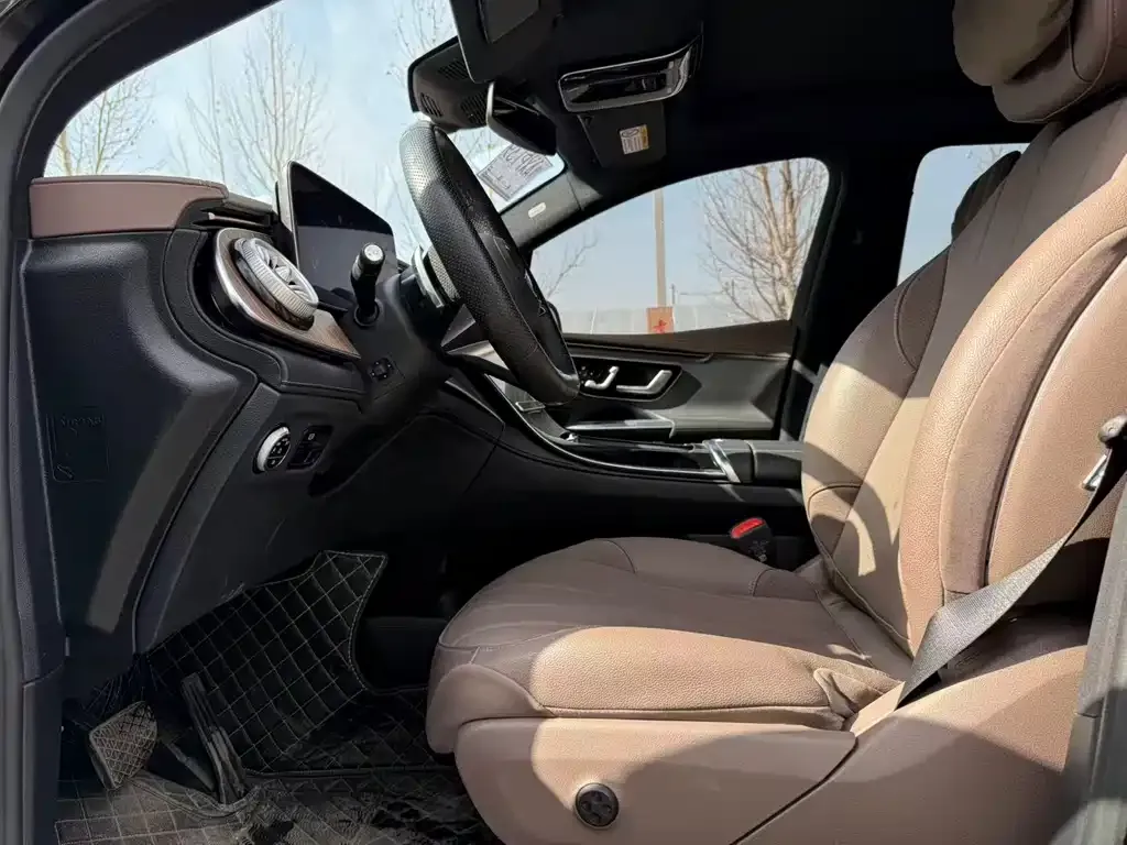 Mercedes-Benz EQE SUV — фото 2