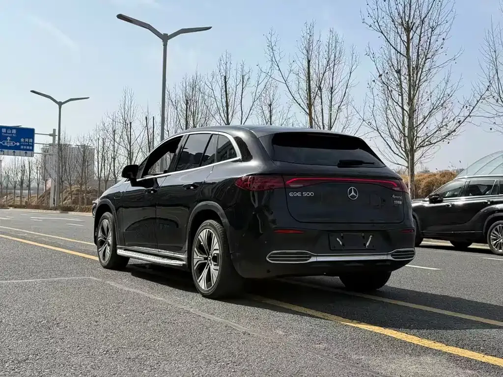 Mercedes-Benz EQE SUV — фото 9