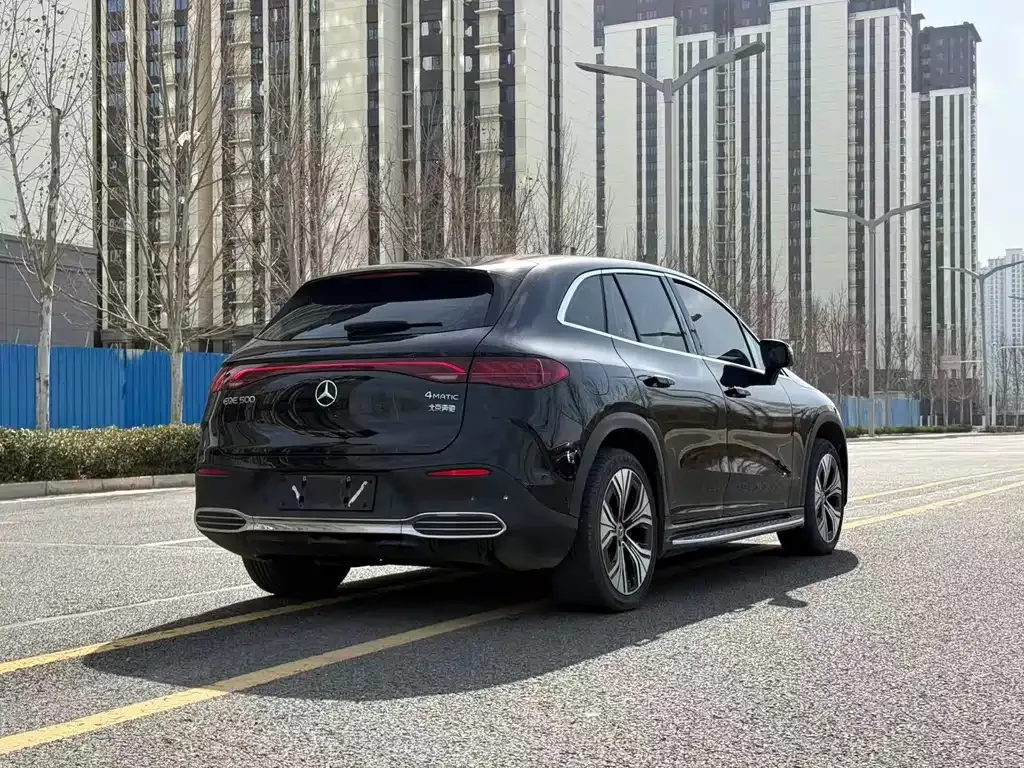 Mercedes-Benz EQE SUV — фото 8