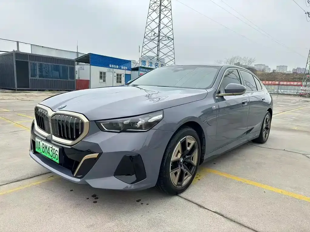 BMW i5 — фото 1